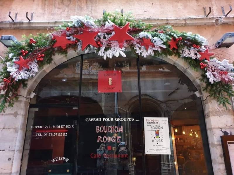 Création décoration de Noël pour façade de restaurant Lyon 2