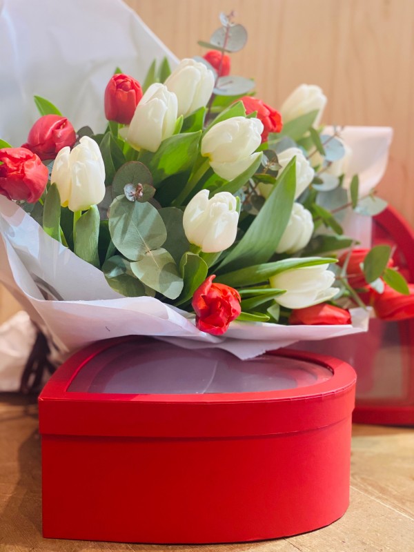 bouquets de tulipes rouge et blanc sur lyon 3